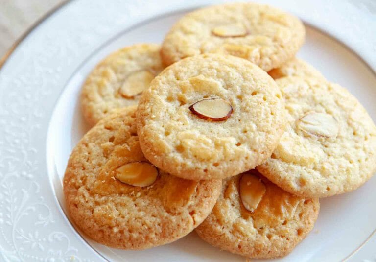 [#rubrica] Per natale, provate i biscotti cinesi alle mandorle facebook.com/38842595461532… #asia #cina #natale #cookies #tradizione