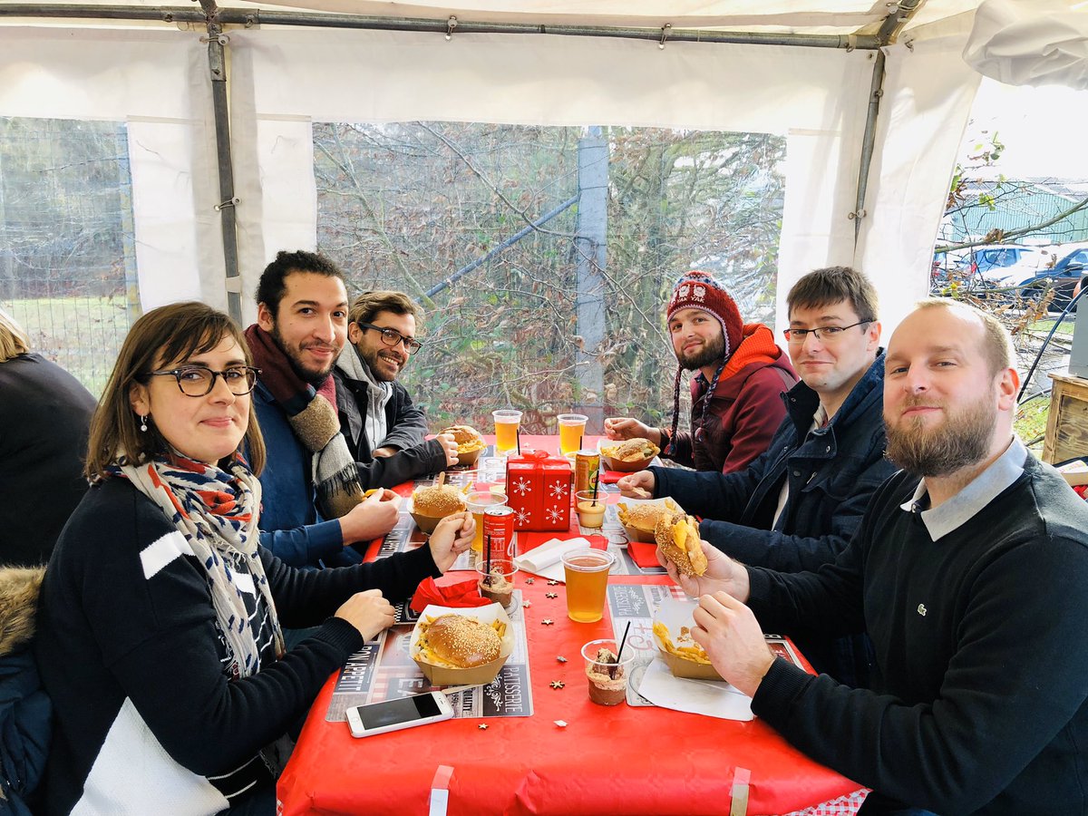 Merci @GroupeJouve et au #CSEJOUVELENS (en particulier à Karine B) pour ce sympathique repas de Noël plein de convivialité et de couleur. #