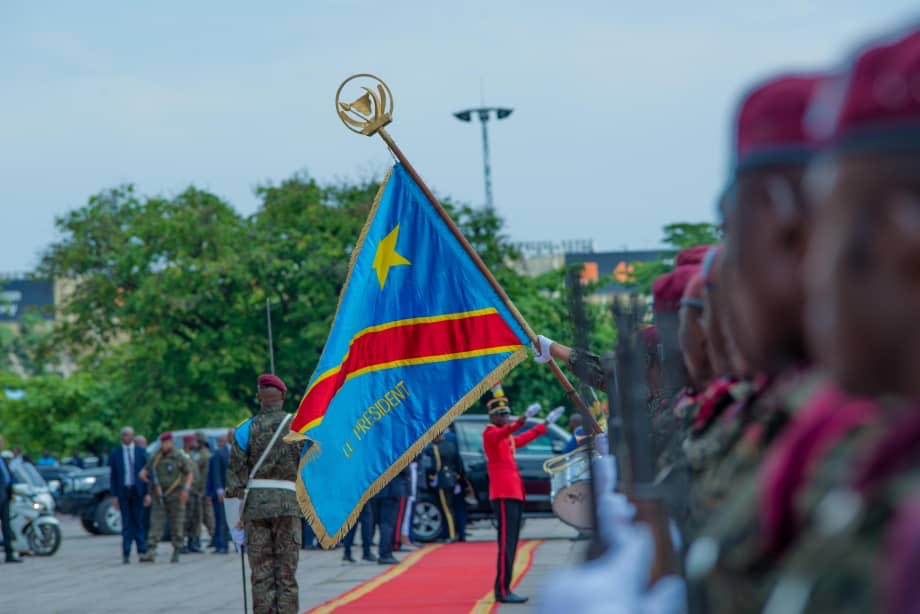PatrickTetePT's tweet photo. [ #Je_dirai_à_mes_enfants ]  que le meilleur drapeau du monde est celui de mon pays, la République Démocratique du Congo ! 
@CybelleKamba @central_sage 
@Presidence_RDC @USAmbDRC @JeanineMabunda @kakese_leon @EtoileNkusu @photosdeheyce @PatriceOtshudi https://t.co/nfMjY2rUps