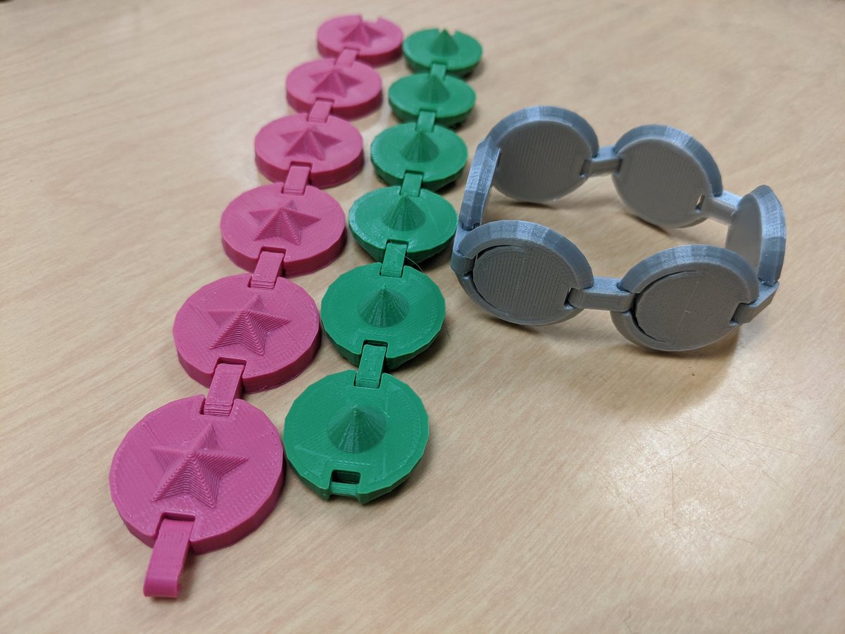 mrjonesteaches's tweet image. .@ISTESTEM @MakerEdOrg .@k12maker @diane_brancazio @ka_mahoney .@tinkercad Students made small variations to their input or their series of steps to change their output based on the original Codeblocks on the left. #istestem #isteai #AlgorithmicThinking #tinkercad