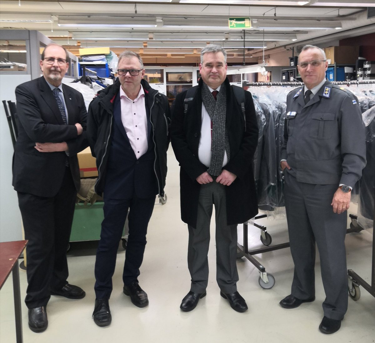SatuRahkila's tweet photo. Vuoden viimeinen Puolustusvoimien ja Rikosseuraamuslaitoksen yhteistyöryhmän kokous oli Hämeenlinnassa Pv:n talousvarikolla. Yhteistyö vaate- ja varushuollossa on ollut kannattavaa molemmille, tästä on hyvä jatkaa kehittämistä  Kiitos! @Puolustusvoimat @rikosseuraamus @yhteistyö https://t.co/w6QM15eU4E