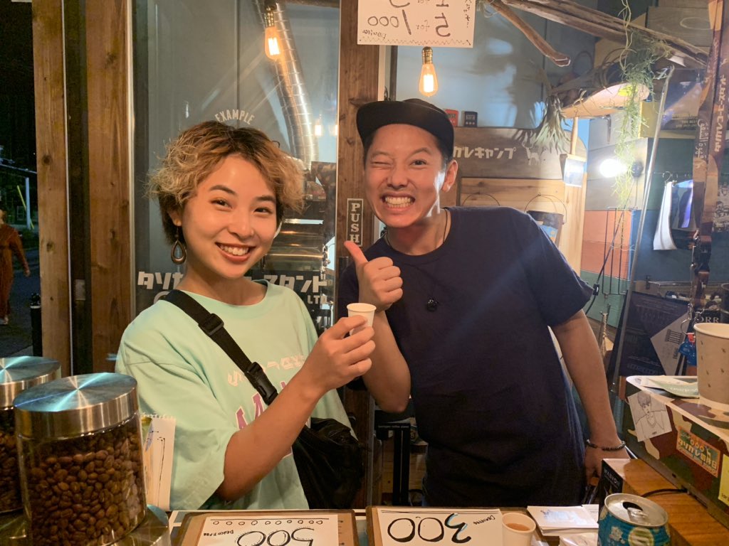 dekoffee's tweet photo. ハイタッチ立ち上げメンバー社長と
総料理長MZKに
社長&amp;カノージョ
最強のタソガレコーヒーの方
元上司のシムシム https://t.co/4tqBDmtXe1