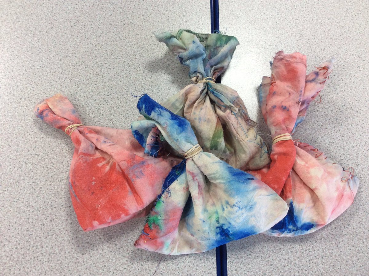 MrsHoeyLCP's tweet image. Our bath bombs are inside these wonderful handmade bags! We are thrilled with the finished products! #tiedyebags #bathbombs #DTproject #tiedyemary #artists #creative @MissMcDonaldLCP @leighcentralps @MrsVincentLCP @MissJonesLCP @MrHoughtonLCP @HeadteacherL