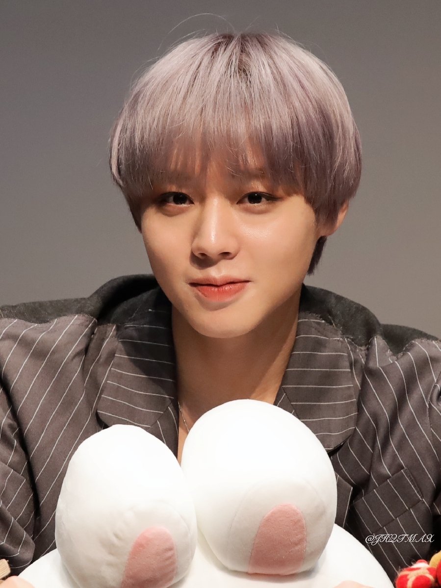 JHQTMAX's tweet photo. 잘자요~😪
그로케 쳐다보믄 오또케 자니?😍

2019.12.15 박쥬니 360앨범 마지막 팬싸
#박지훈 #ParkJihoon https://t.co/xMFeTKGqDv
