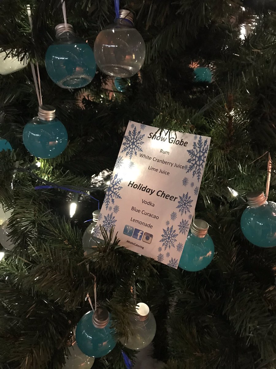 Who doesn’t love a little holiday cheer?! Best way to display it... by trimming the tree with cocktail filled ornaments! 🎄 #RichsCatering #HolidayCheer #HolidayCocktails #ChrismasTree