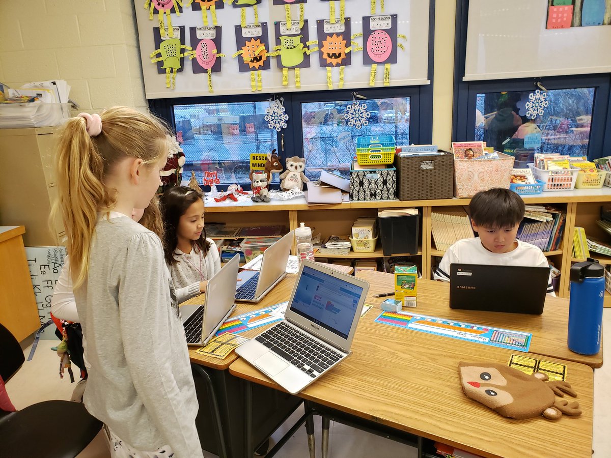 ellenmcdon's tweet image. Enjoying coding with Ms. Caneparo in 3C! #HourofCode2019 @CottleCubs