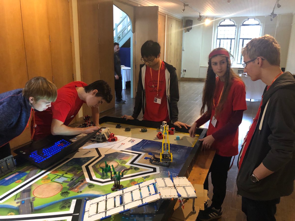 SGS_Computing's tweet image. Last minute preparations for the #FirstLegoLeauge good luck to team #Skyline