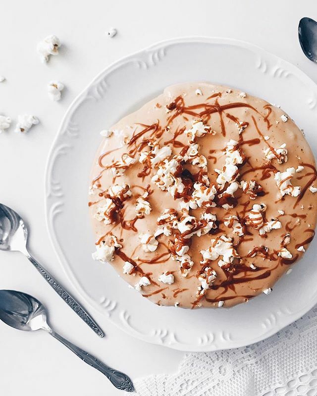 On aime les desserts sucrés-salés ultra décadents! Comme ce gâteau au caramel salé et au beurre d'arachides. Ps : il est garni avec du popcorn!!
La recette est sur fraichementpresse.ca
-
-
-
#Fraichementpresse #gateaucaramel #caramelcake #peanutbutte… bit.ly/2PRTKdC