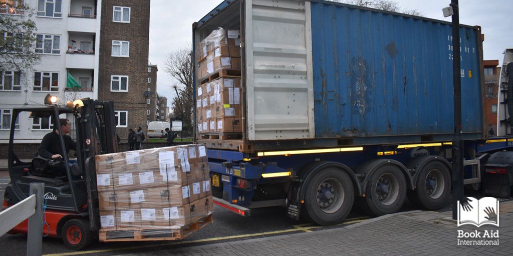 **BREAKING**
Our final shipment of 2019 has left the warehouse &amp; is on its way to #Cameroon carrying 28,556 new books!
This brings the total number of books sent to readers across the world this year to over 1.2 MILLION!
Thank you so much to everyone who made this possible 🎉🎉📚