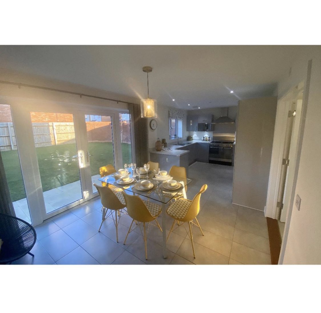 AtwellMartin's tweet image. An attractive development by the award winning local developer @HillsHomes situated on the outskirts of the Wiltshire market town of Calne. The fyfield is a four bedroom detached property with an integral garage🏡