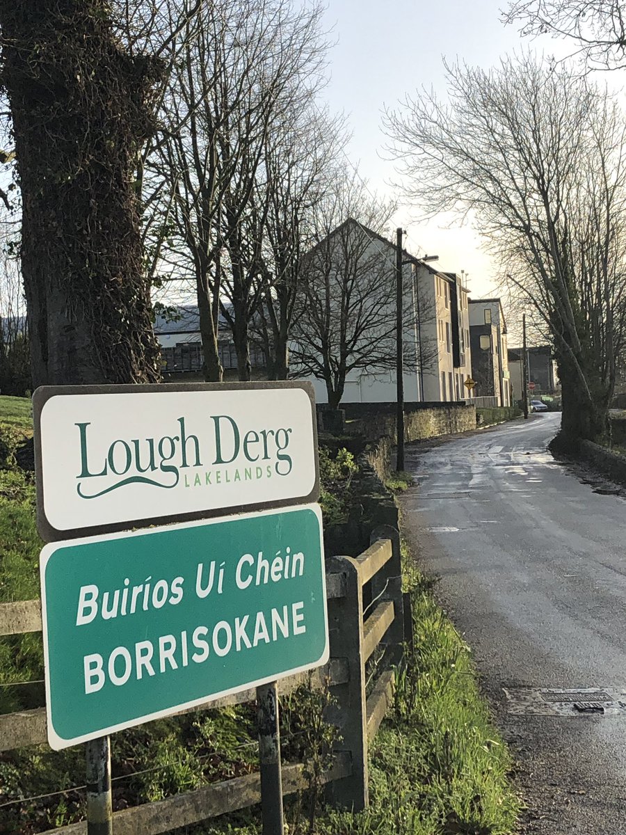 johncookeradio's tweet image. “We expected road blocks &amp;amp; protests but locals came to wave &amp;amp; say welcome” After heated meetings and public opposition in rural towns I’ve been meeting #Borrisokane’s newest residents @drivetimerte #directprovision #tipperary