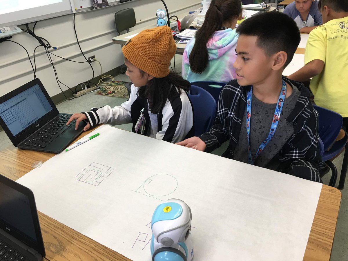 WindwardCTE's tweet photo. @ahuimanukoleas Ss program Artie 3000 to draw different shapes & designs using block coding! Request him from the lending library today & have an Artie Party! @CkcasHo @lmochizuki49 @808ahuimanu @hand2mind @ed_insights #windwardcte #WindwardStrong #CSforAll #CSforHI #STEM https://t.co/wgANjcJUkw