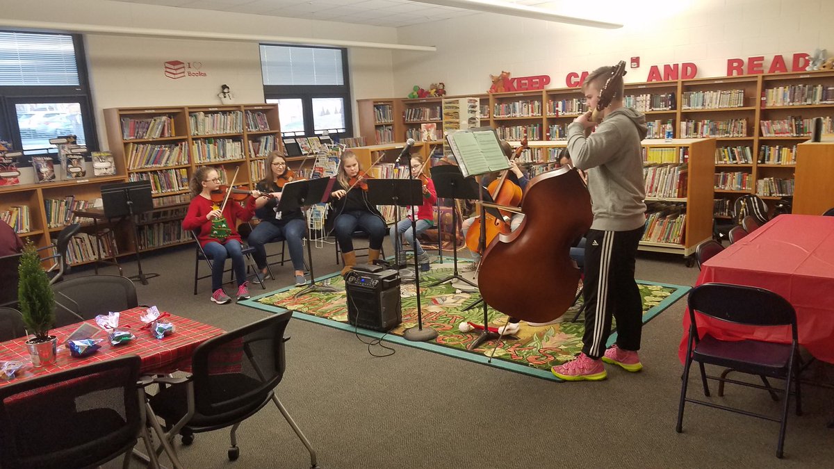 MrProBand's tweet photo. What a great way to start the day @Hammerschmidt44! Thanks @ddanielski and @schultzorch! #weare44 https://t.co/Zlxz9MBnWF