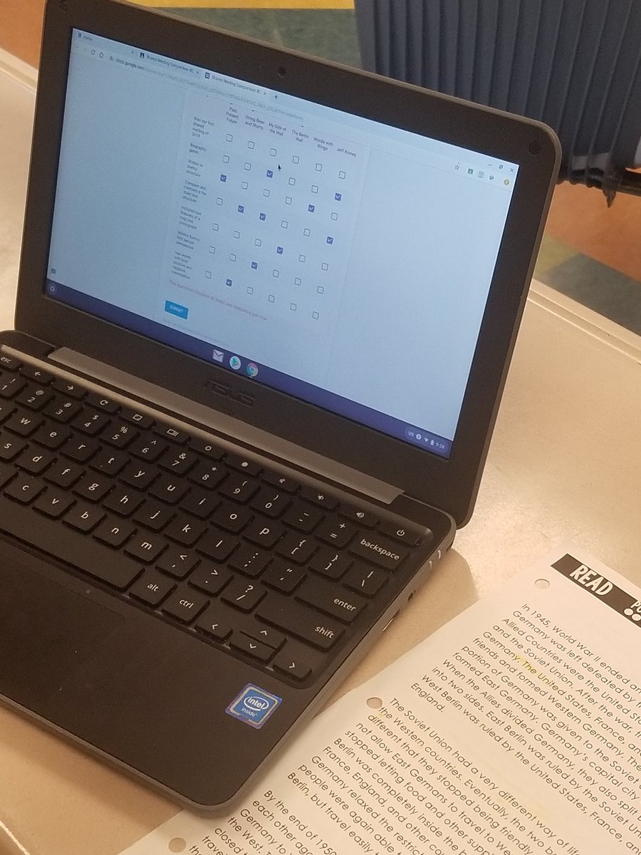 B_Ost1985's tweet photo. We are digging back into our old shared reading articles all the way from the first week of school until last week to compare and contrast.
Students are working collaboratively to answer questions ranging from perspective to text structure.
@Brookwood_HCSD 
#BeBrookwood https://t.co/6mkYDMgMKm