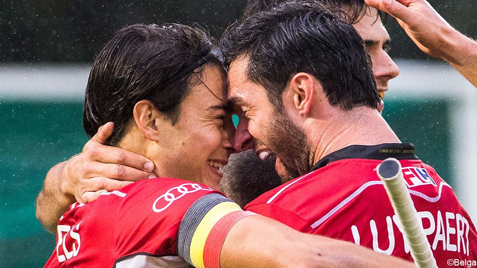 Stel vanavond jouw vragen aan @BELRedLions <a href="/loluy25/">Loïck Luypaert</a> en <a href="/ThomasBriels/">Thomas Briels</a> in onze Facebook Live #hockey #FacebookLive 
sporza.be/artikels/stel-…