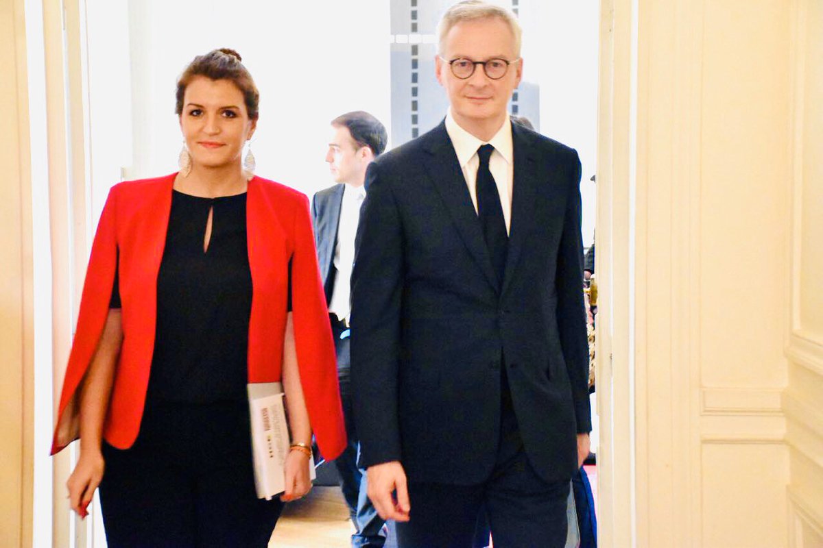  #FemmesEco Les femmes représentent la moitié de la population, et pourtant, elles sont une infime minorité à la direction des entreprises.Avec  @BrunoLeMaire nous recevons le rapport  @HCEfh sur l’accès des femmes aux responsabilités pour préparer notre loi. Thread 