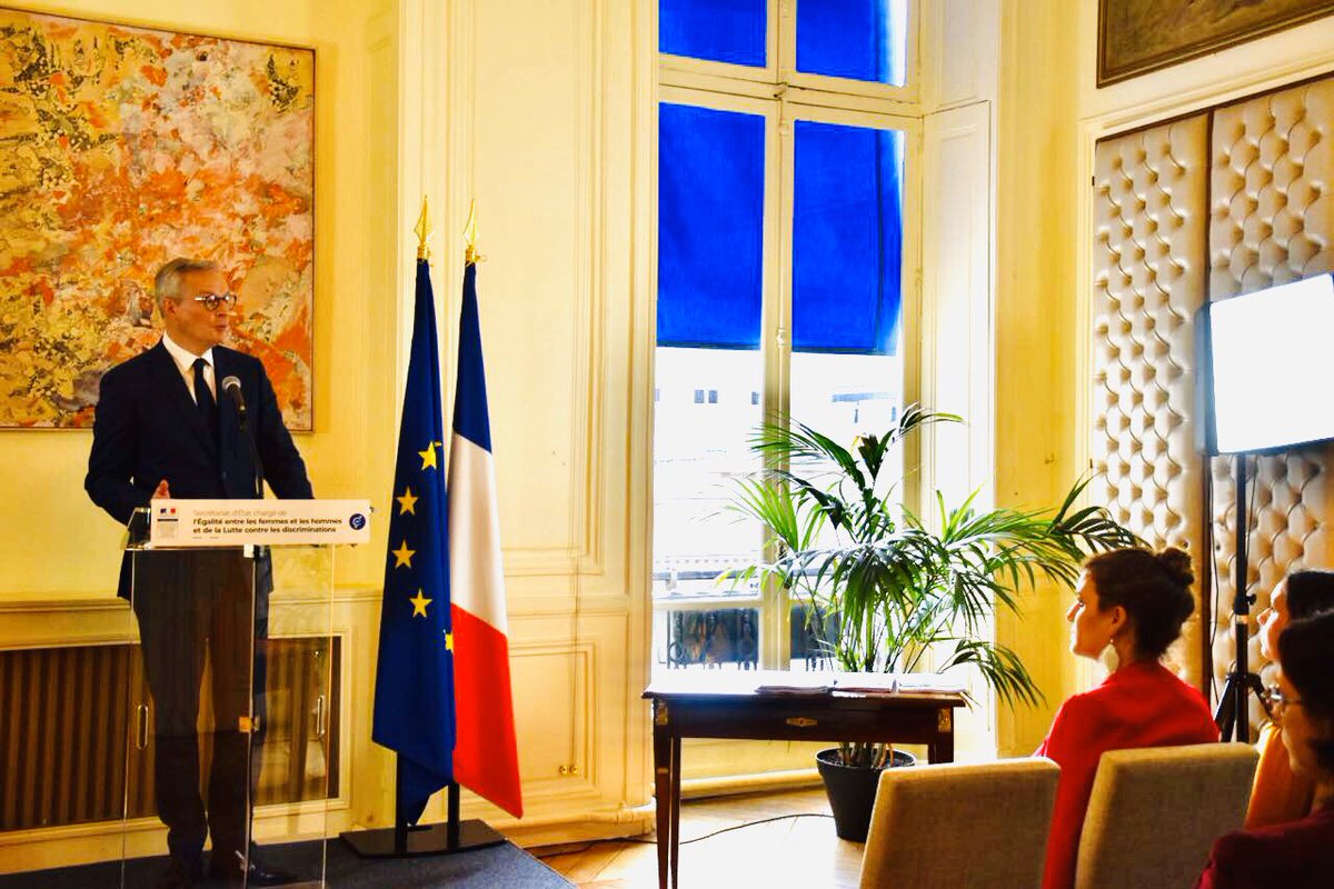.  @BrunoLeMaire annonce que la consultation   http://femmeseco.make.org&nbsp; lancée pour notre loi  #FemmesEco bat des records de propositions ! Donnez vous aussi vos idées pour l’égalité femmes hommes dans l’économie.