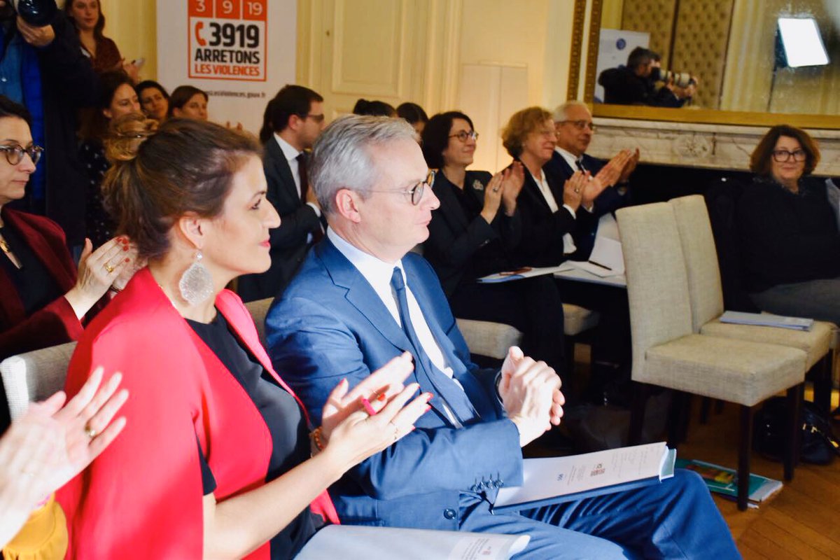 .  @BrigitteGresy et le  @HCEfh préconisent de s’attaquer au sexisme financier et d’étendre la parité aux Comex et Codir des entreprises.  #FemmesEco