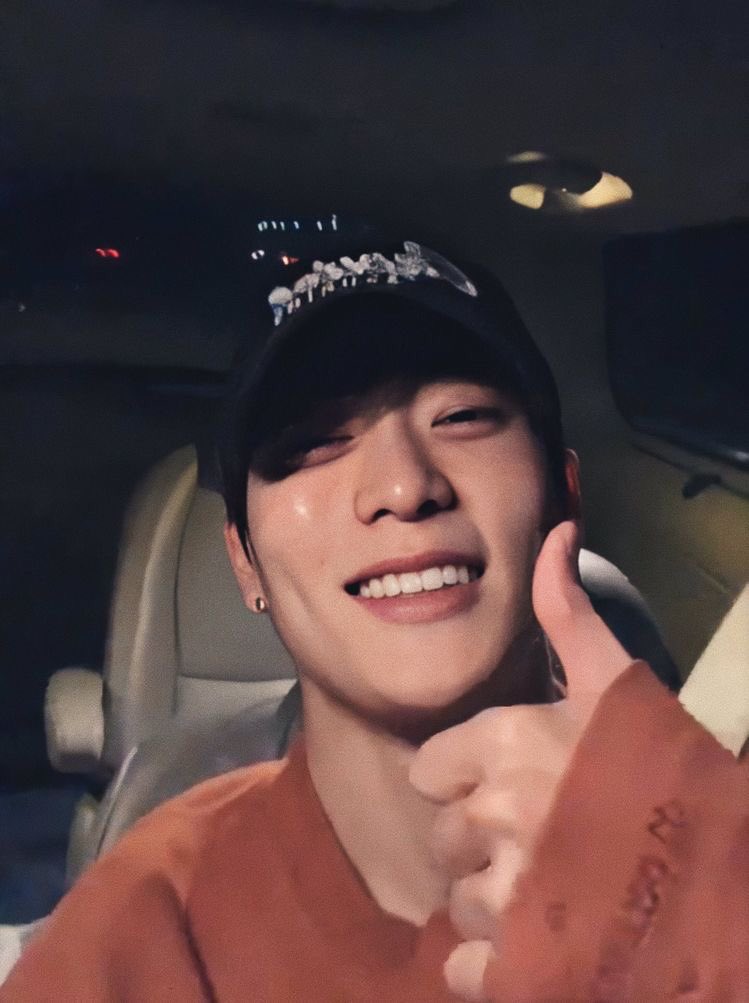 cottonjh97's tweet photo. รูปแจยอนในไลฟ์ทุกรูปพอปรับชัดแล้วก็ฆ่าเรียบน่าดูอะ สุดยอด https://t.co/Zx1z7hNOKR