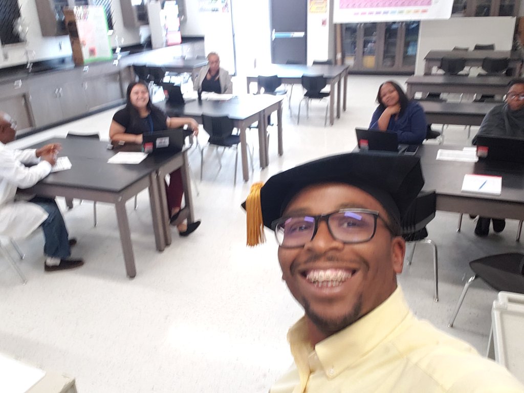 akhenatenhamun's tweet photo. I rushed a quick snap of the #physicalscience team and #MrsMillerBrown (our #principal)chatting about our awesome performance on the #GAMilestone and our next steps that work to the benefit of all students. @RiverdaleRaide1 @CCPSNews https://t.co/yJttFExZO1