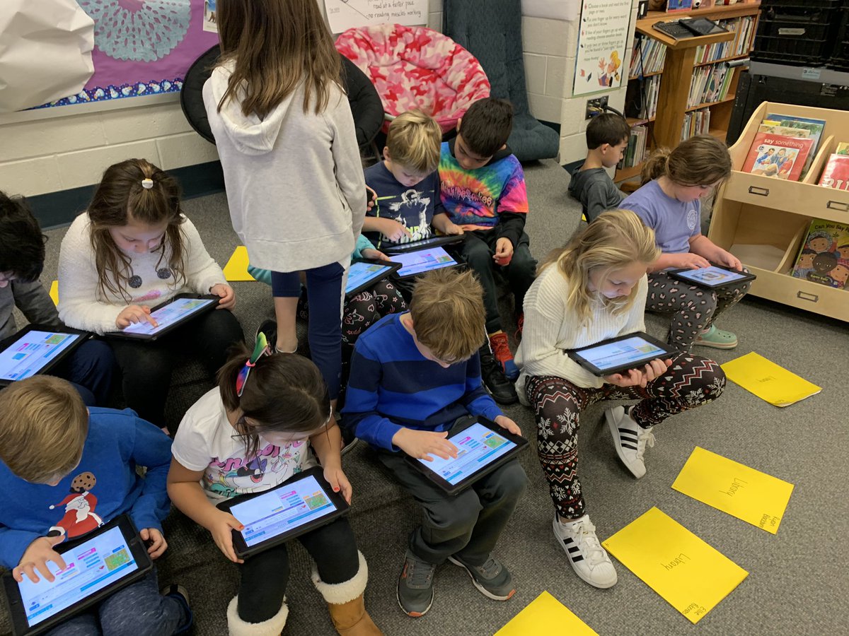 beanemiller's tweet image. Students in 2Hampel learned about DEBUGGING today in library! Our month of code has covered sequencing, loops, &amp;amp; debugging so far! These students are awesome coders! @CentralES1 #monthofcode
