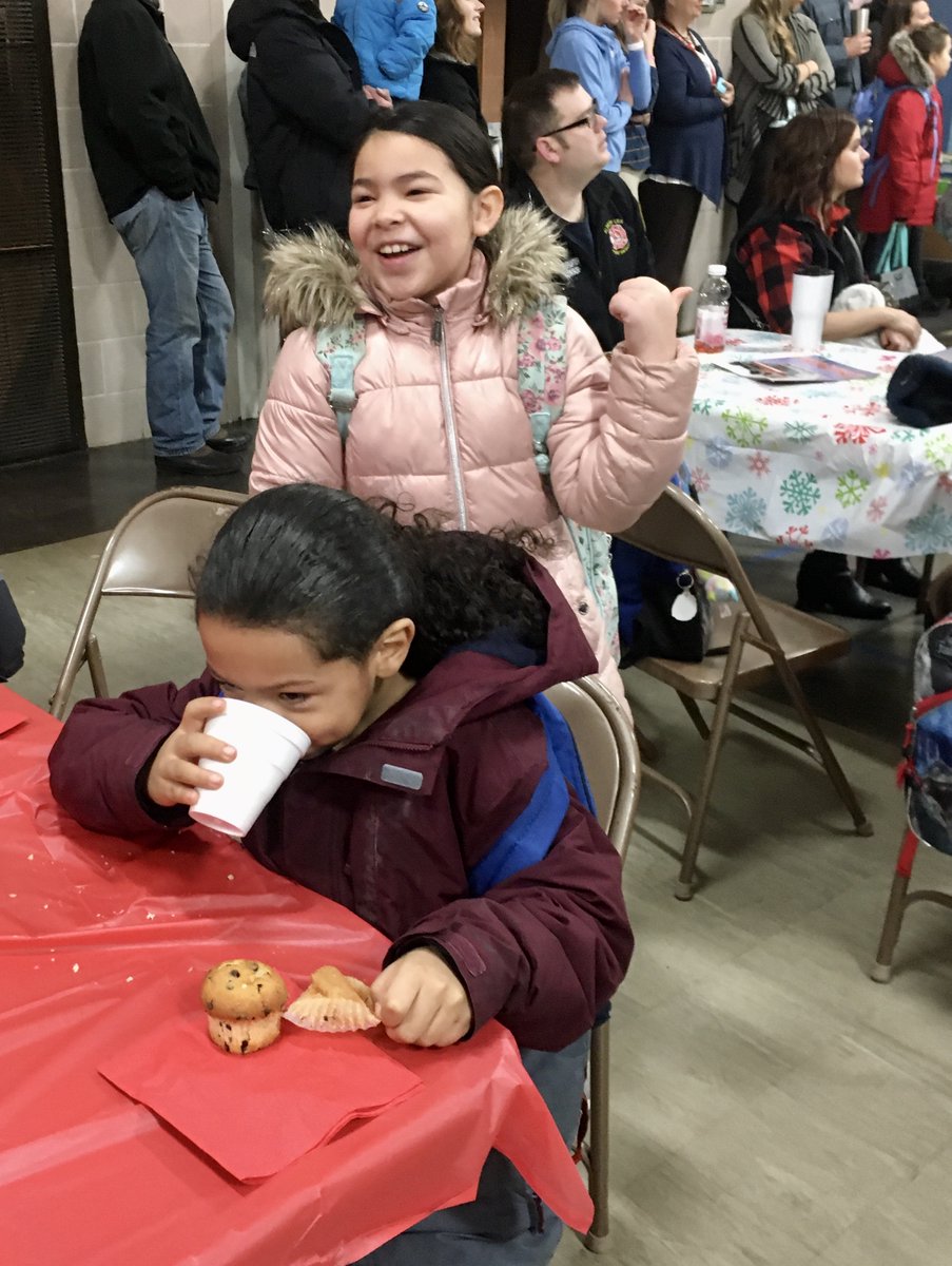 nicksofio's tweet image. Great turnout this morning for our Merry Muffins Breakfast.  @missbrookemay and the 4th and 5th Grade Choir did an amazing job entertaining the crowd.  #ALASconnectED #LKCanDoKids