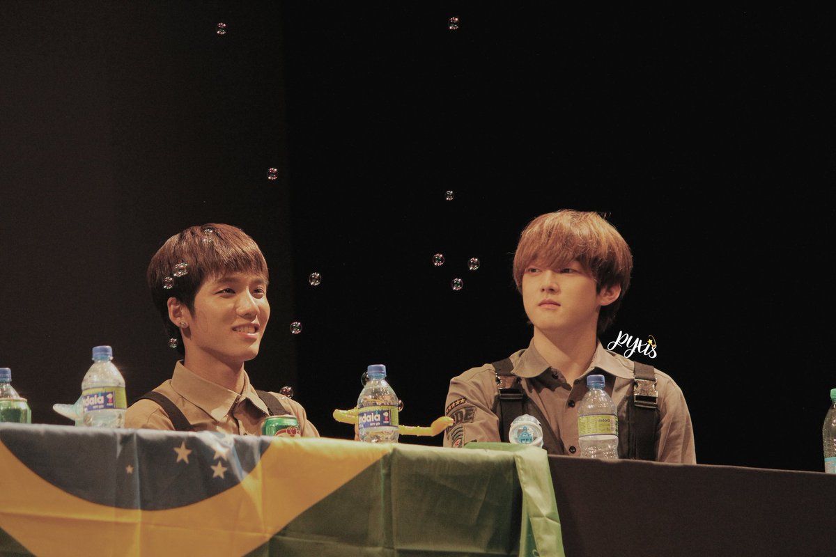 pyxismandy_'s tweet photo. ~#HQ | 17112019 🌠
💫 Spectrum Meet &amp; Greet in Brazil.

💫 Goiania, Brazil.

💫♥️ 동규 + 은준 + 기포 ♥️✨

💫 Donggyu and Eunjun with my bubbles ✨

#SpectrumEmGoiania #SpectrumnoBrasil #SPECTRUM
#pic #lantana #donggyu #eunjun #동규 #은준 @spectrum_0510 https://t.co/N92cRQt1yo