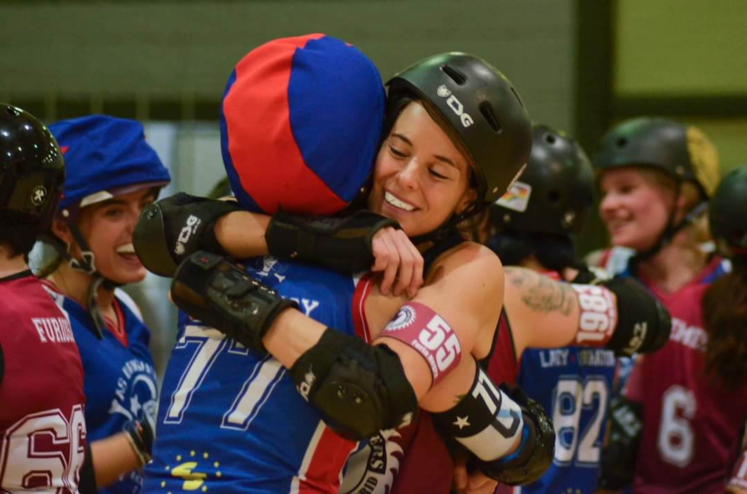 ⚡Álbum do primeiro xogo do Double Header Roller Derby⚡
<a href="/BlackThundersRD/">Black Thunders Madrid</a> vs. @RDerbyCoruna
Obrigadas ao persoal voluntario, NSO, oficiais e público por compartir xunto as equipas unha tarde de #RollerDerby
📸: Celia Varela Sixto ⬇️
bit.ly/2rJKGQ9