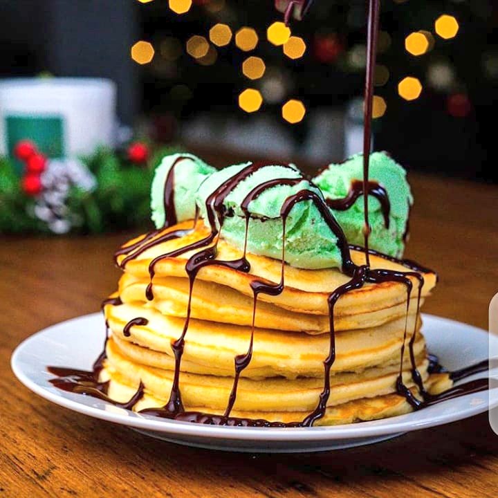 The sweet things you see online and you're reminded of Christmas 💚💚💚 🥞🍨🍫🍴

#pancakes #pancaketart #christmas #dessert #specialtreat #funmoments #icecream #yummy #pancakelovers #sweettoothfix #theseason