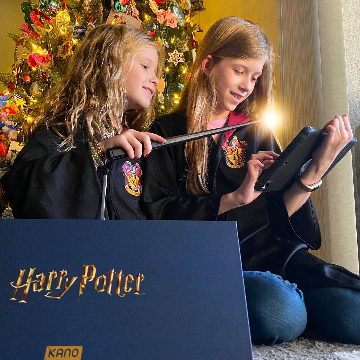 SuburbanMomClub's tweet image. My girls found the magic of tech - a kit to build &amp;amp; code their very own wand. With a swish and a flick, a bit of coding makes spell casting come to life. The @TeamKano STEM toy combines imaginative play w/ learning for a whole lotta fun. Ad #codingwand #harrypotter #anyonecanmake