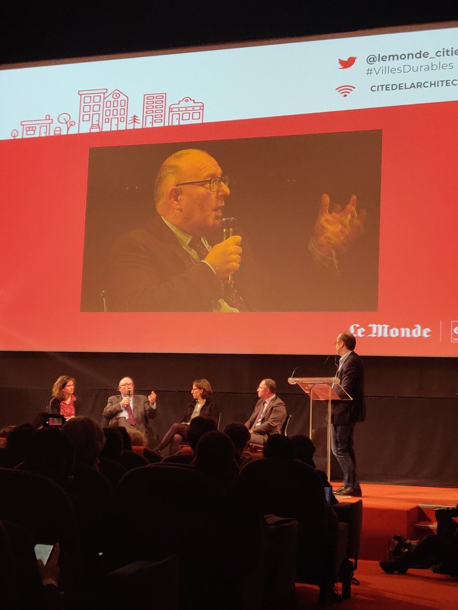 Comment faire la synthèse entre le "Big is powerful" et le "small is beautiful" ? 
<a href="/thierrylajoie/">Thierry Lajoie</a> nous invite à retrouver la mixité, la polycentralité et l'identité pour retrouver l'urbanité. <a href="/EPF_IDF/">EPF Île-de-France</a> <a href="/Citedelarchi/">Cité de l'archi</a> <a href="/lemonde_cities/">Le Monde Cities</a> #villesdurables