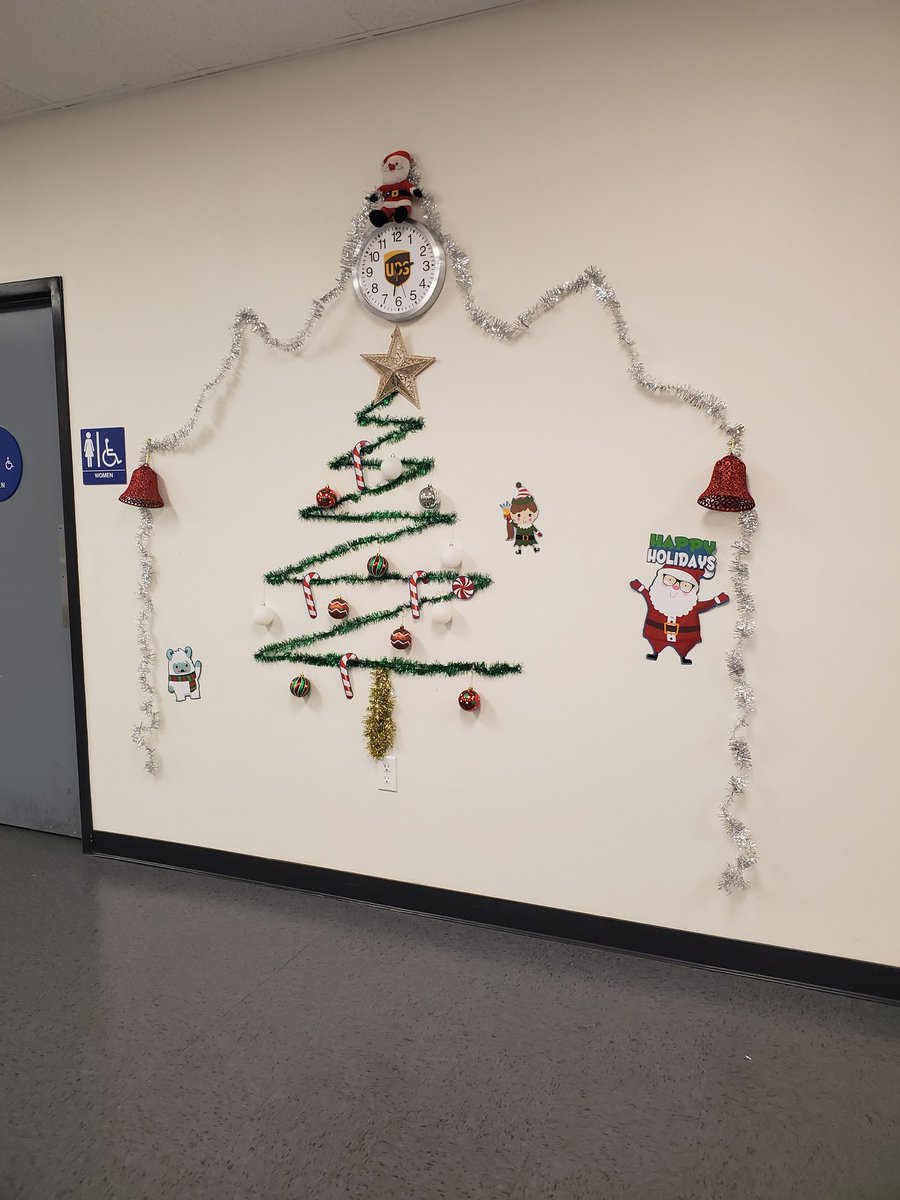 BellNightSafety's tweet photo. Here at Bell the Christmas Spirit is everywhere! 
#christmasspirit #nevertolate #gingerbreadhouse #xmasstree #xmassatups #santasfirststop @eliaa_luna @debandrade6 @jrindafernshaw https://t.co/MJxnurjZgI