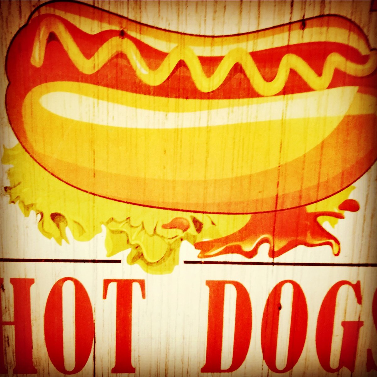 Coucou ! Entre le pain et la saucisse de seitan <a href="/wheaty/">teresa m</a>, je vous propose aujourd'hui : un Coleslaw à la levure maltée et graines de courges, de la fondue de poireaux et/ou Chutney de betteraves rouges😉😊🤤. Bon app'!

#vegan #hotdogs #Toulouse #streetfood #jardindesplantes #bio