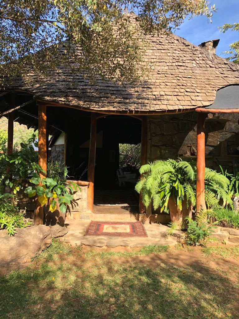 desertroselodge's tweet photo. Looking for a serene environment to Unwind after the festive season? Desert Rose lodge is the best place to be 😃 a home away from home destination with extremely NO network coverage. Best place to think and rethink about your 2020 resolutions ... don't you think so? 😏😏 https://t.co/Aox573Yk6j