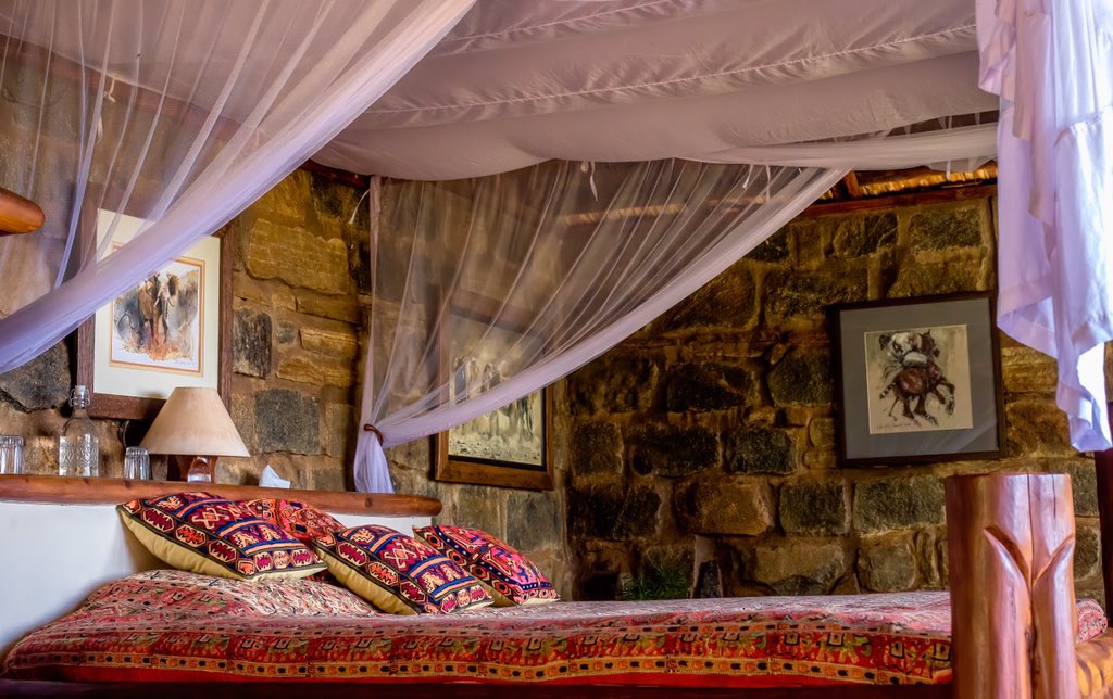 desertroselodge's tweet photo. Looking for a serene environment to Unwind after the festive season? Desert Rose lodge is the best place to be 😃 a home away from home destination with extremely NO network coverage. Best place to think and rethink about your 2020 resolutions ... don't you think so? 😏😏 https://t.co/Aox573Yk6j
