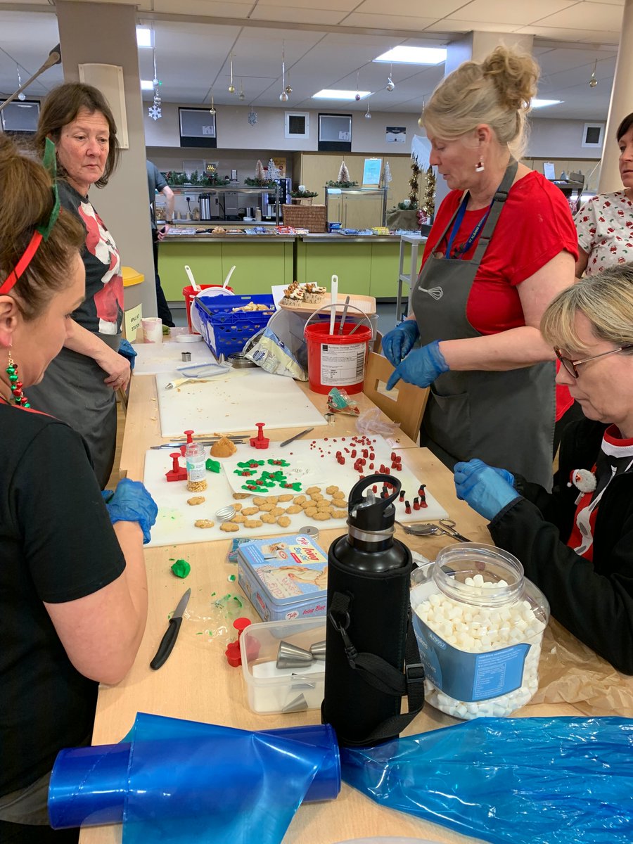 SASHerts's tweet photo. Today Form 5.6 helped decorate the Christmas cookies for the Christmas lunch whilst @ChartwellsInd made gorgeous cupcakes & a gingerbread house! The boys had a great time even though these tasty treats weren't for them. It was very charitable of them to help! #truechristmasspirit https://t.co/c9WZn8Xgzm