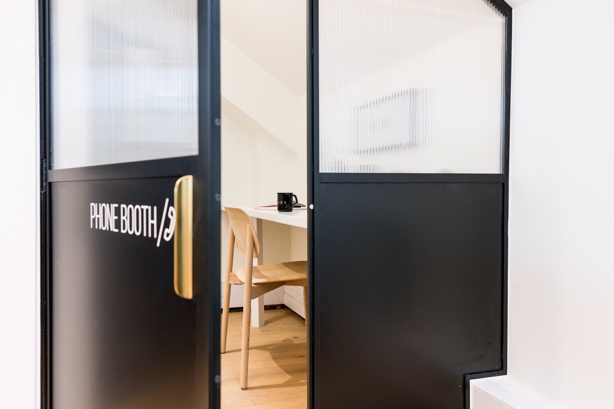 OdGroupLondon's tweet photo. With the trend of open plan, co-working and hot desk offices, there is an big issue for privacy. Having booths for phone calls is the perfect remedy. Check out some that we have constructed on projects #odgroup #odinteriors #phonebooths #openplanoffices #loveconstruction https://t.co/NDDisssLmC