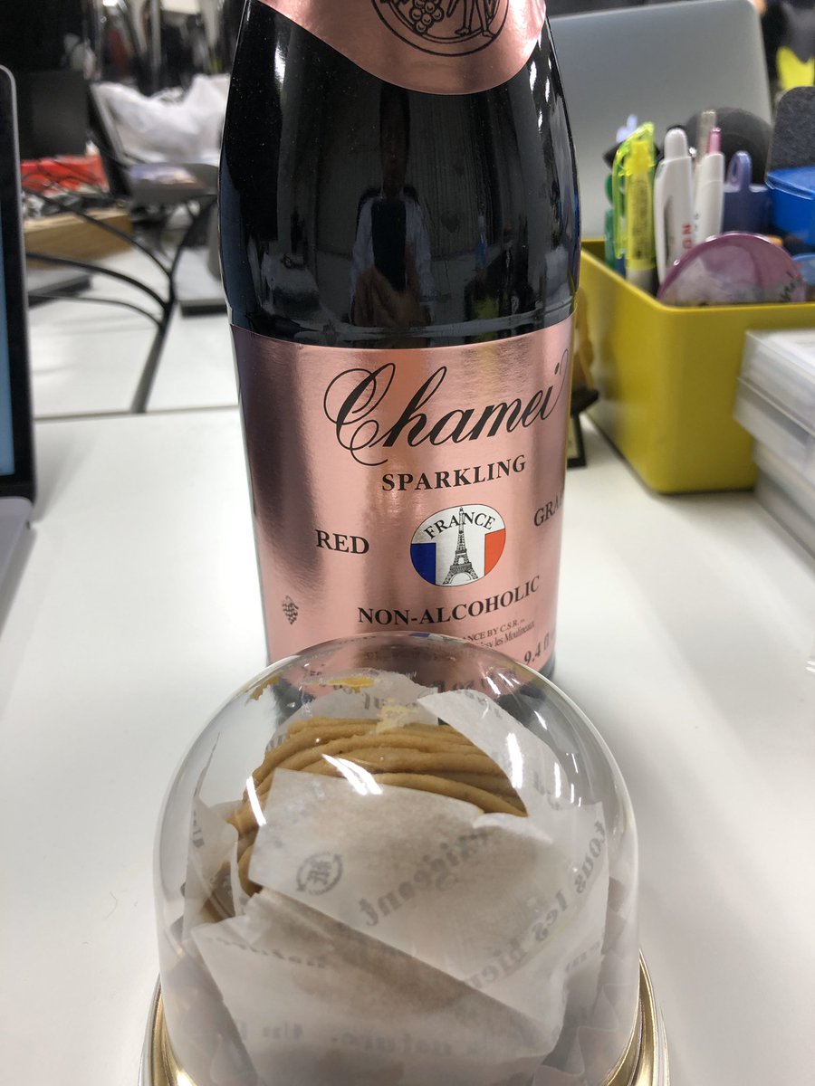 Yagoo 会社でモンブランとノンアルコールシャンパン頂きました