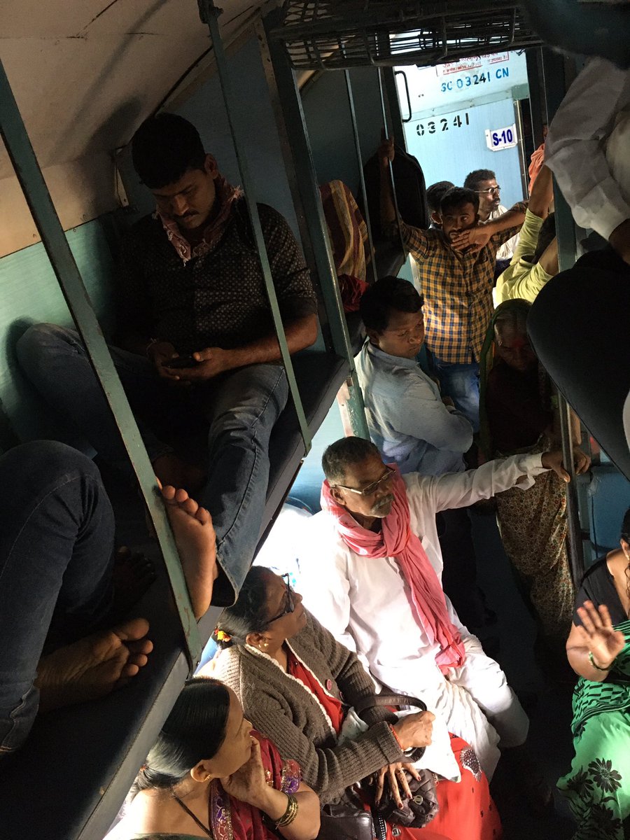 sidvanga's tweet photo. This is the situation of every sleeper class bogi in #DevagiriExpress #Train17057 #Train17058
Today’s 17057
#Reservation is only word.
And while commuting from Dadar , local passengers travel in this train even though there local trains
@PiyushGoyal @IRCTCofficial @RailwaySeva https://t.co/MhKDyF6uOK