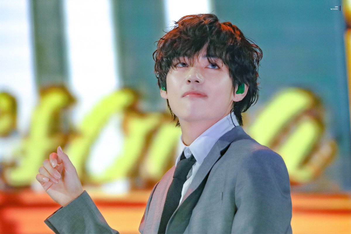 vow_1230v's tweet photo. 191130 MMA
 #V #뷔 #김태형 #태형 #태태 #방탄소년단 
#KimTaehyung  #Taehyung 
⁠ #BTSV #방탄소년단뷔 #BTS⁠ ⁠⁠ ⁠
⁠ #防弾少年団 #金泰亨 #テテ @BTS_tw https://t.co/G97lQ493wf