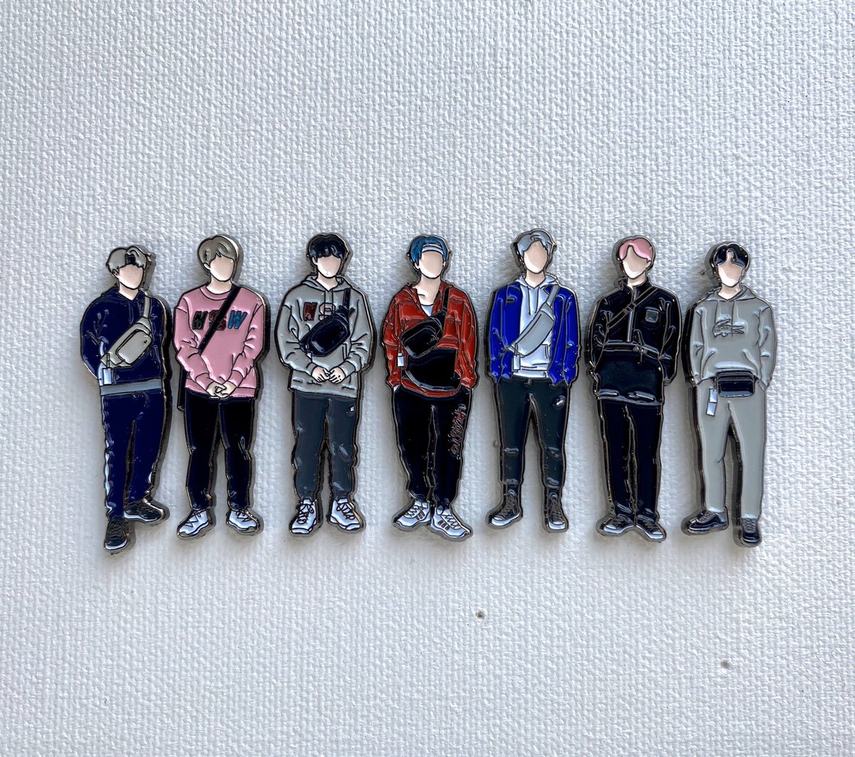 💜달려라 방탄EP.79_전신뱃지
📅주문기간 : 12.10 - 12.24 PM 11:59
🎁RT추첨 한분께 한세트 선물드립니다!!!
(당발25일)

🔗주문폼 : docs.google.com/forms/d/e/1FAI…

plz G.O-DM💜
#방탄뱃지 #BTSPins #BTS #RT