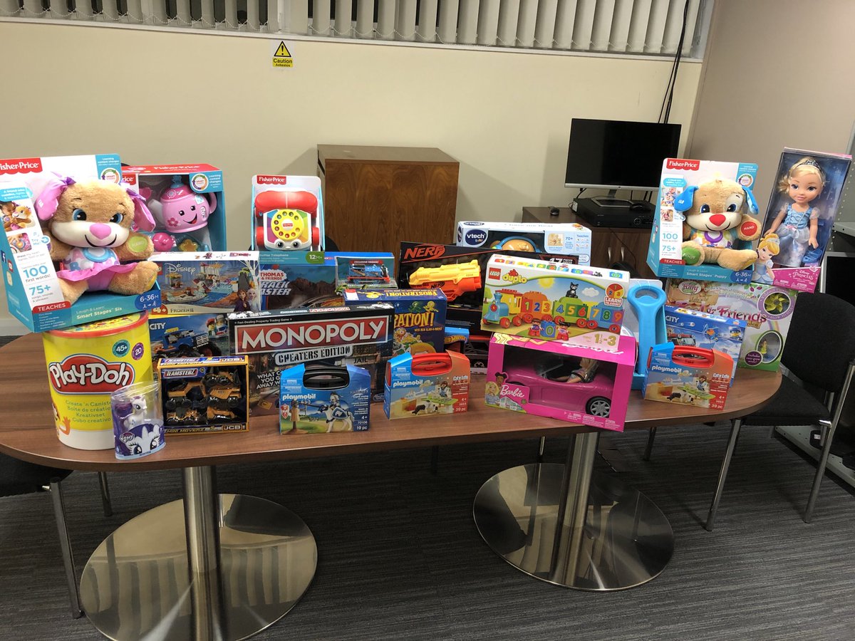 johnhenshalls's tweet image. Christmas presents for the children ⁦@hitsradiouk⁩