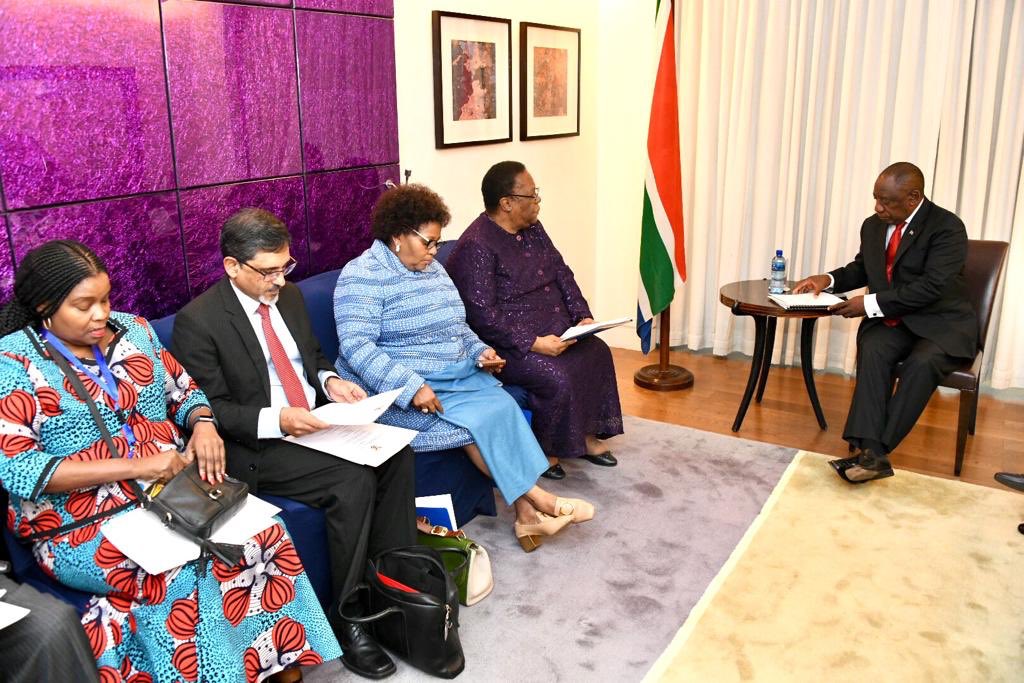 PresidencyZA's tweet image. President @CyrilRamaphosa has arrived in Cairo, Egypt where is undertaking an Official Visit. South Africa and Egypt enjoy cordial bilateral relations underpinned by strong historical and fraternal bonds dating back to the era of the liberation struggle. #BetterAfricaBetterWorld