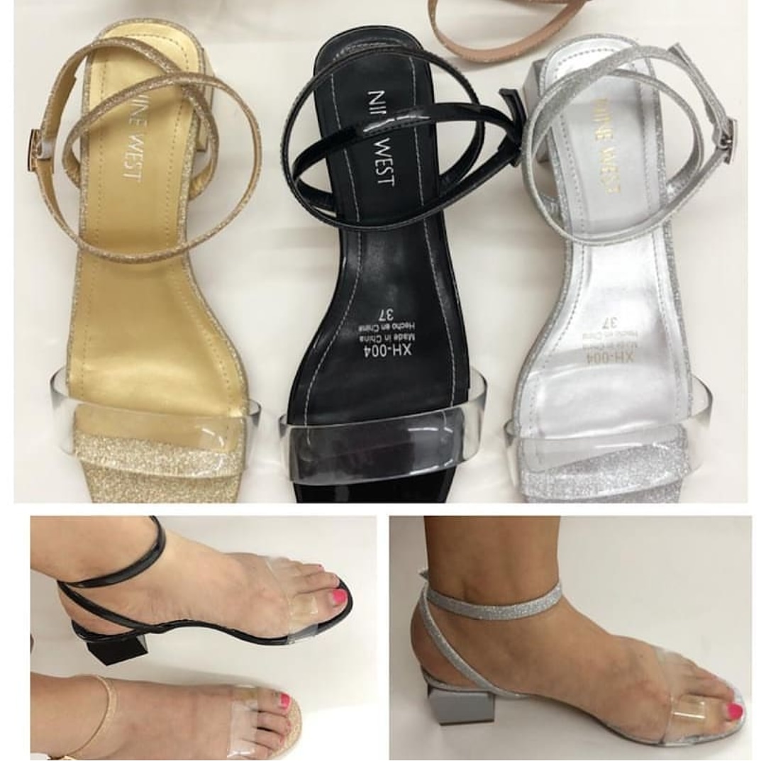 Julezzz20's tweet photo. This season, comfort is of the essence as you serve fashion goals🙌...I've got you!
.
Available in colours displayed
.
Sizes 37-41
.
#7500
.
#lowheel #comfortableheels #slippers #comfortableslippers #merrytuesdayzzz #lowheellovers #comfortlovers #shoesforcomfortlovers https://t.co/O9OFmhtCuQ