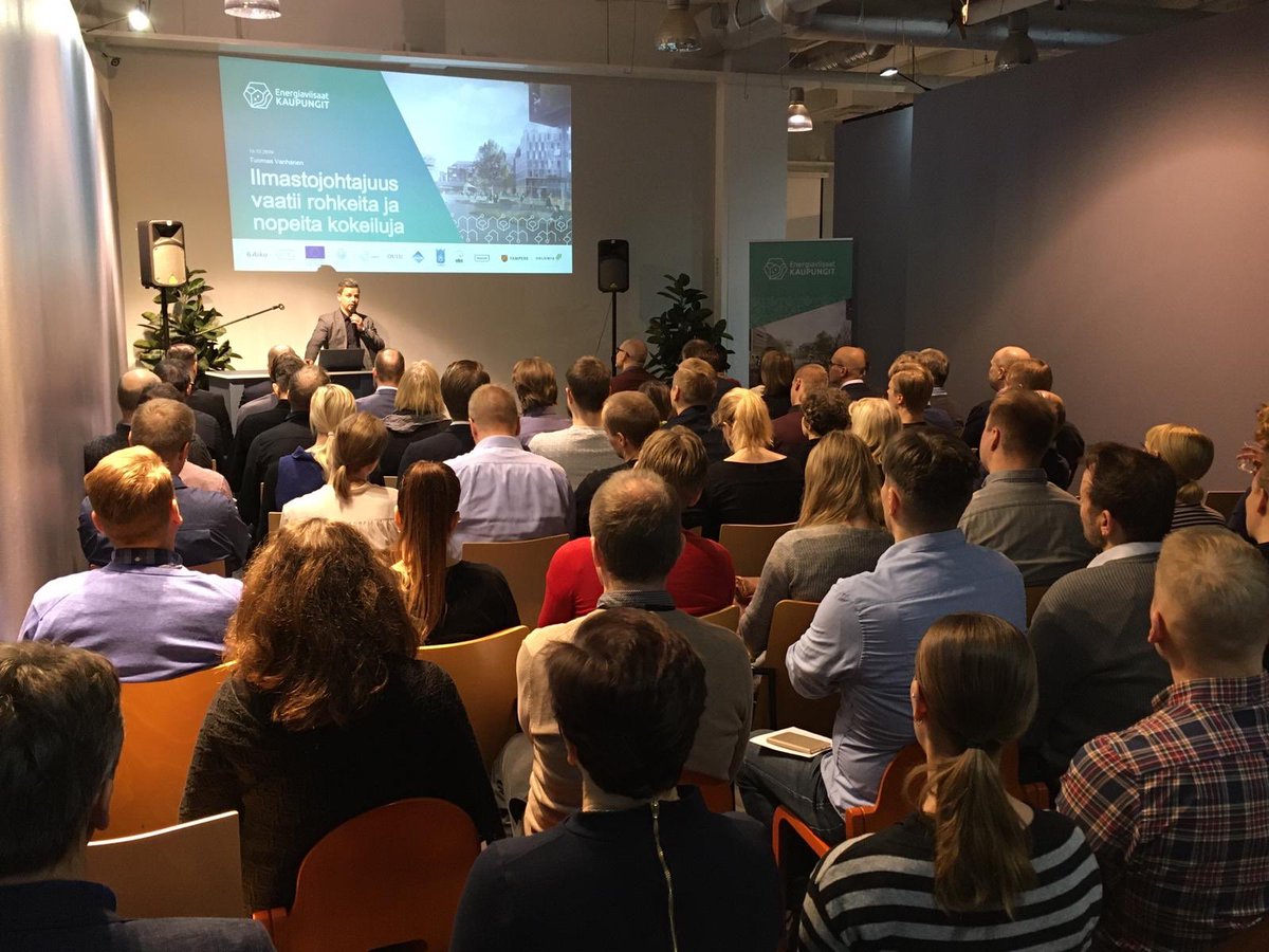 energiaviisaat's tweet photo. Ilmastojohtajuus vaatii rohkeita ja nopeita kokeiluja! Rakennetun ympäristön #hiilijalanjälki-laskenta -seminaarimme kiinnostaa, paikalla lähes 100 energiaviisasta kuulijaa! #energiaviisaat https://t.co/gpI20HIswe