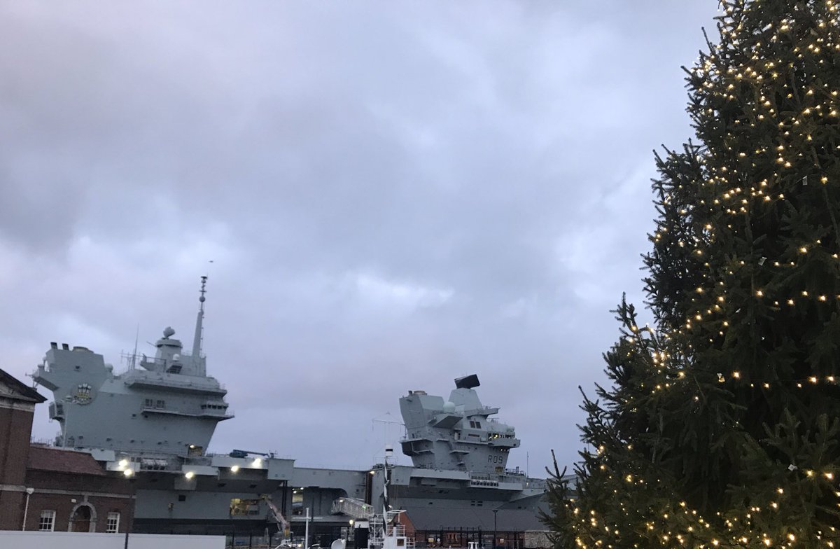 BrigJkFraserRM's tweet photo. It’s beginning to look a lot like a very special day for @HMSPWLS @RoyalNavy @RoyalMarines. @BristolPWLS @PeachesTweets @brislordmayor #CarrierTakeTwo https://t.co/w7SmaHZKib
