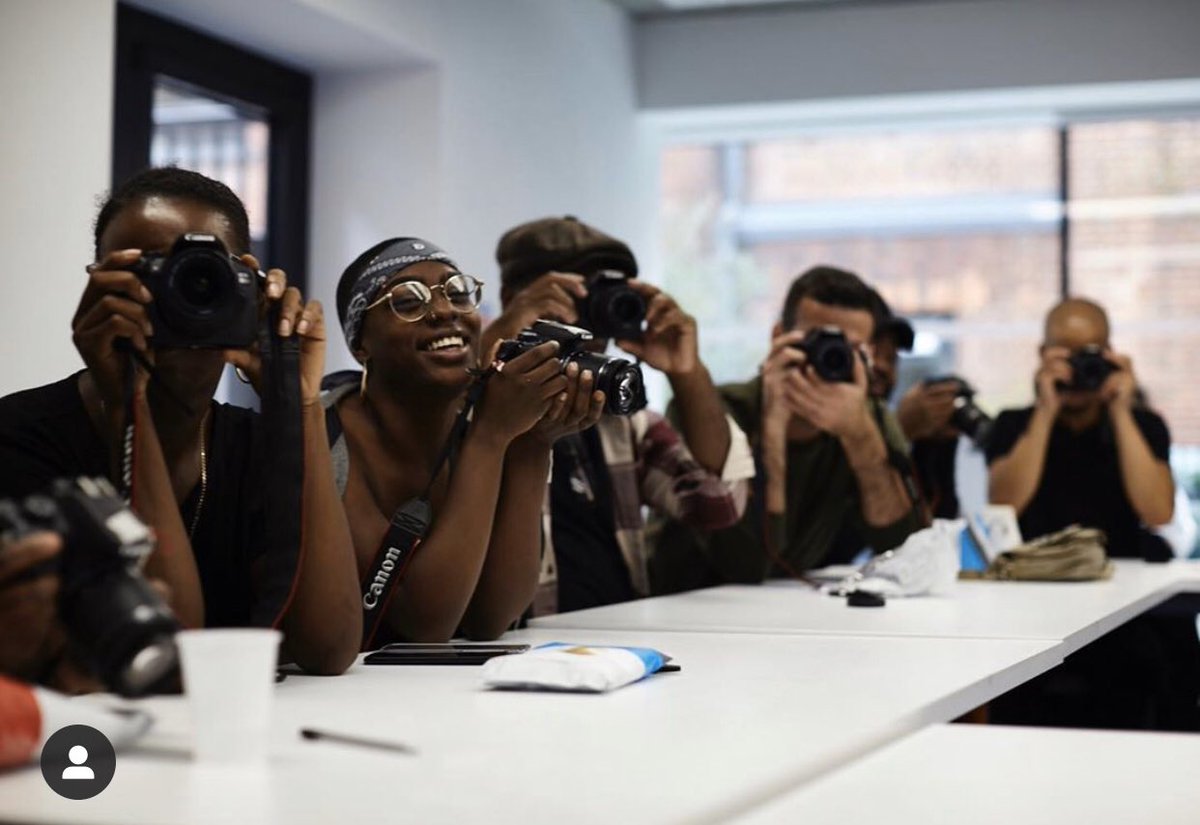 Accumulate tweet media