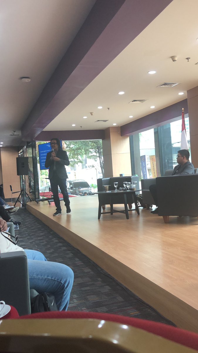 Karena acara ini, akhirnya tertarik untuk ngaktifin Twitter lagi. Yey! Sungguh berfaedah. Thank you <a href="/KPK_RI/">KPK</a> udah