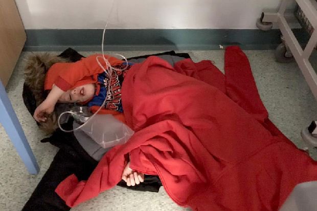 StratfordGreg's tweet photo. @joepike @OnnMel @BorisJohnson @itvcalendar Hi Joe in the earlier pictures of this alleged incident there appears to be Wheels of what looks like a Hospital Bed but in the photo being shared that has been cropped out how genuine is the story https://t.co/LmUfztphaz
