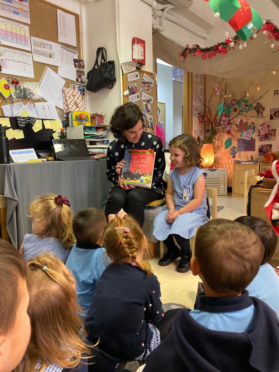 dbis_nur's tweet photo. Angharad (Menna’s mummy) shared an amazing story with Rainforest today at story time: The smartest Giant in Town. We loved how kind the giant was and we’re sure the kindness elf in class loved his kindness too! Thank you Angharad! https://t.co/vPVPpI69U8